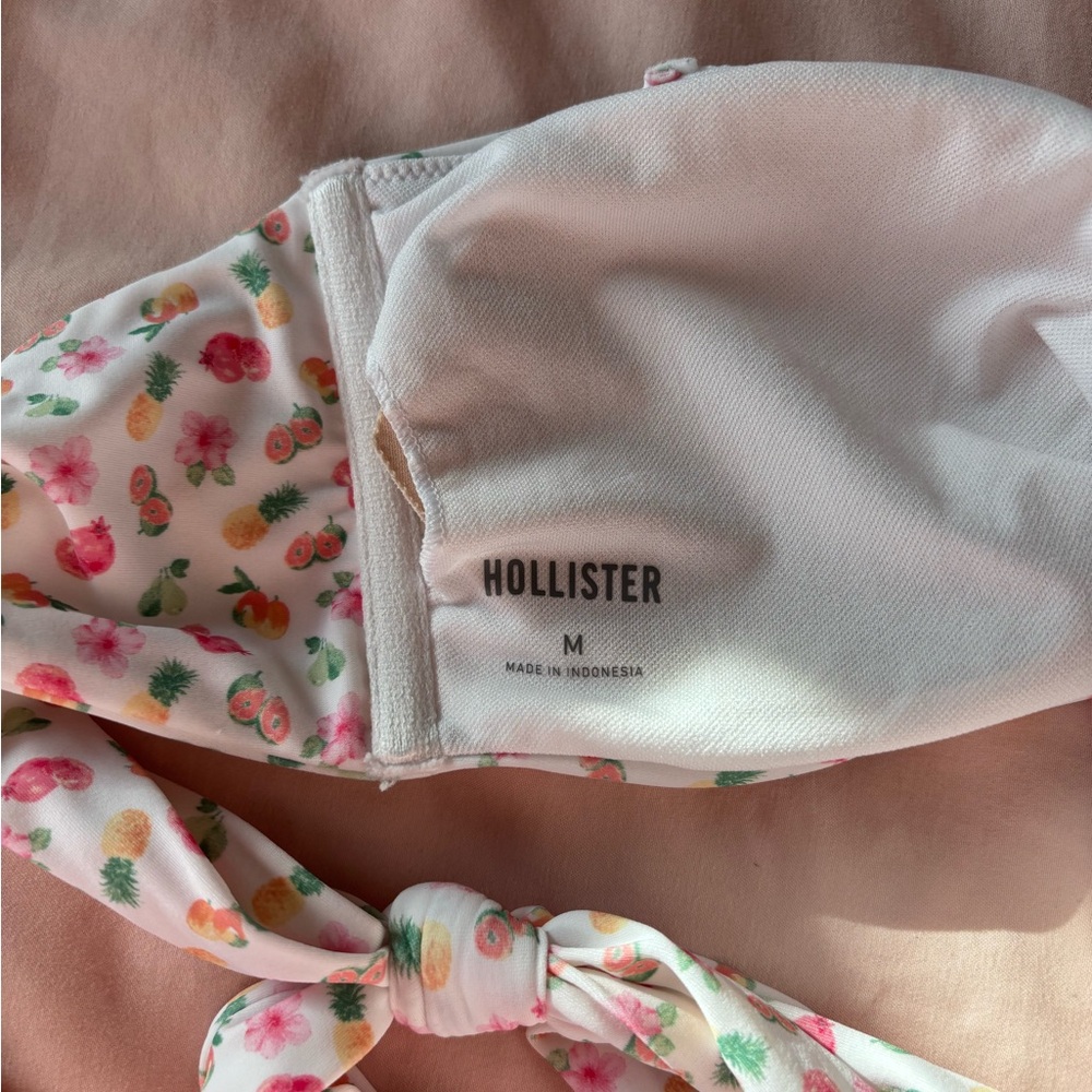 Hollister Fruit Pattern Bikini - Bandeau Top 🍓🍉🍎 - Picture 4 of 5